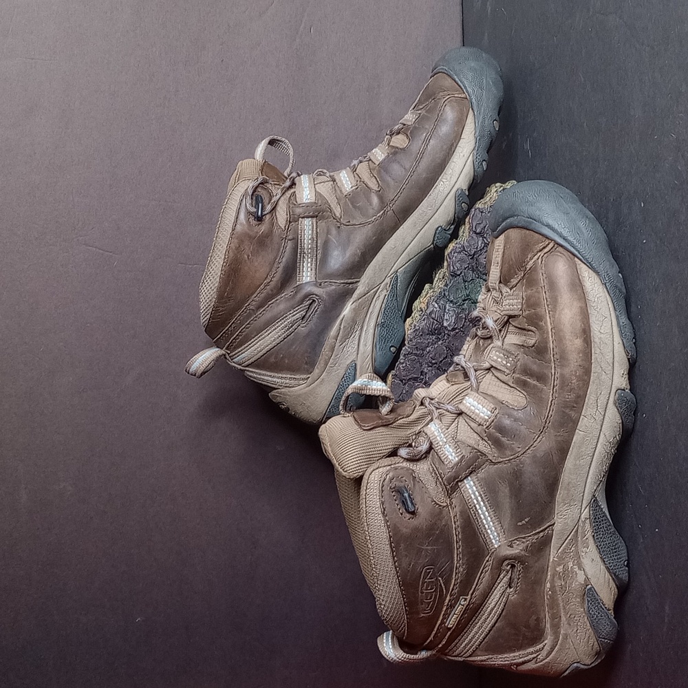 Keen Boots Women's 9 Leather Hiking Waterproof Targhee Mids